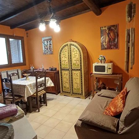 Shanti Ca' Casa Indipendente Con Giardino Lacchiarella Eksteriør billede